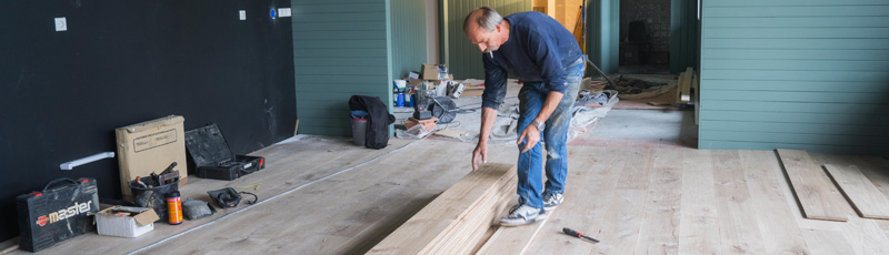 Houten vloeren leggen. Of Parket renoveren. De Vloerderij doet dat